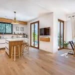 Apartment On The Seafront, Parking!