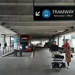 Calif, Face Tram Proche Apartment Nice