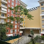 Studio Calif, Face Tram Proche Mer