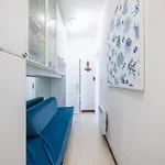 Fabron, Terrasse & Piscine Dans Apartment
