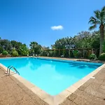 Fabron, Terrasse & Piscine Dans