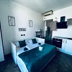 Lovely Air Conditonned Center * Nice