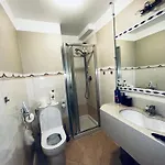 Lovely Air Conditonned Center * Nice