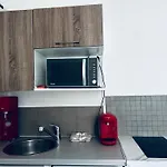 Lovely Air Conditonned Center Apartment