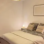 Apartment Grand 2 Pieces Avec Grande Terrasse A 15mn Centre-ville, Gare Et Promenade Des