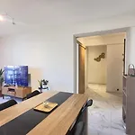 Grand 2 Pieces Avec Grande Terrasse A 15mn Centre-ville, Gare Et Promenade Des Apartment