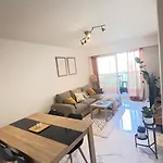 Apartment Grand 2 Pieces Avec Grande Terrasse A 15mn Centre-ville, Gare Et Promenade Des