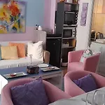 Bed & Breakfast Exclusive Dans 2 Pieces 40 M2 Atypique Original Dans Grande Structure Type D'hote 80 M2 200 M Promenade Des Sejour 4*