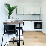 Apartment Maska - Avec Terrasse Proche Et Aeroport De *
