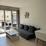 Apartment 2p Quiet, Tram, Convenient *