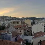 Rue Des Roses