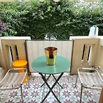 Palais Liberation 3 Pieces