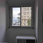 Apartment Spacious 2 Bedroom 1 Block From Beaches - And The Tram *