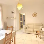 3 Pieces Pres Du Port De Nice