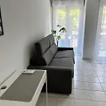 Joli Au Bord De *