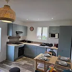 T2 Rez De Jardin De Villa Au Calme
