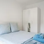 Modern Apartment, Steps From Tramway