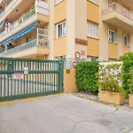 Modern Apartment, Steps From Tramway