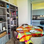 Apartment Elegant In Centre With Grand Terrace *