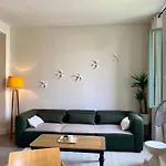 2 Climatisees Au Carre D Or A 5 Min Des Plages Et De La Promenade Des Dans Un Environnement Calme