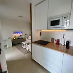 Art Apartment *