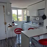 Nice Signature Caucade