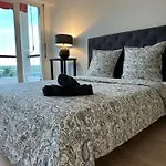 2 Bedroom Ocean View Apartment *
