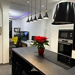Chic Renovated 2 Bedroom Entire Apartment Or Only Private Rooms In Liberation In Nice With Garage On Demand, Ac, Wi-Fi And Tram Access