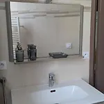 - - Quartier Du Port Apartment