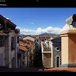 Studio Atypique Central Mais Calme, Quartier Vip, Plage 50M