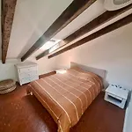 Lofty Hideout With 2 Bedrooms