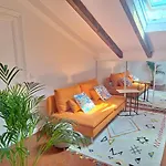 Lofty Hideout With 2 Bedrooms Apartment