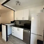 Apartment Cosy Avec Balcon - Tramway Au Pied, Proche Centre