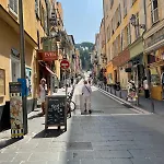 Apartment Recently Renovated In Quiet Area In Heart Of Old Nice