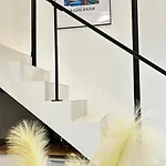 Loft Apartment *