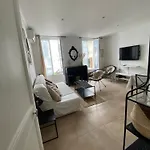 2 Pieces Hyper Centre
