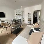 2 Pieces Hyper Centre