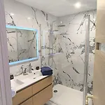 Apartment Royal Lux Spacious Seaside Pool Nice
