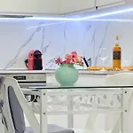 Place Close To The Ac Air , Wi Fi, Parking Apartment *