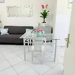 Central Place Close To The Beach Ac Air , Wi Fi, Parking