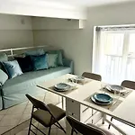 Cozy Apartement Near The Beach With With Aircon