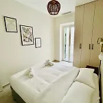 Charming Accommodation In Port De Nice