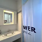 Riviera: Old Town Charm With Sea View Balcony Nice