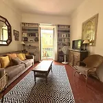 Apartment Riviera: Old Town Charm With Sea View Balcony