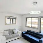Royal Lux Spacious Seaside Pool * Nice