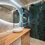 Chic 2-Room Apartment - Place Du Pin