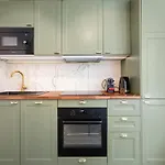 Chic 2-Room Apartment - Place Du Pin