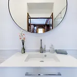 Monique-parking Free Apartment