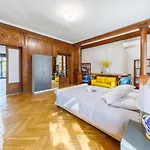 Monique-parking Free Apartment *