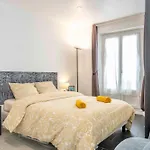 Modern And Elegant, Air-conditioned, Centre - Hdp2 Apartment *